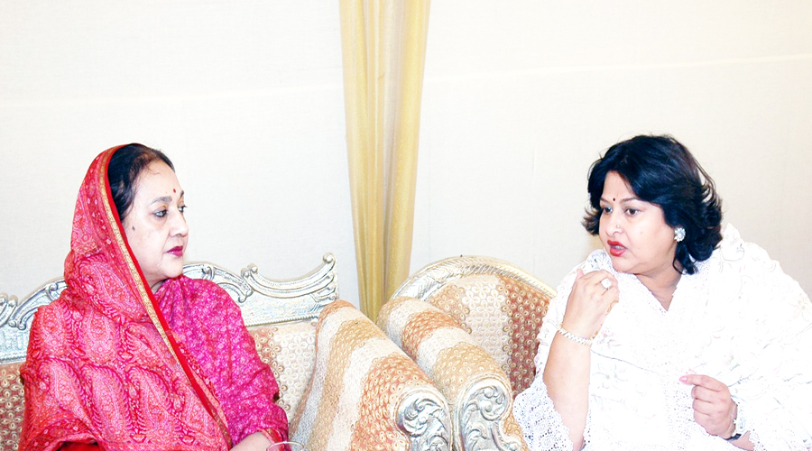 Mrs. Chitra Sethia Sharing light moments with Her Highness Maharani Padmani Devi of Jaipur